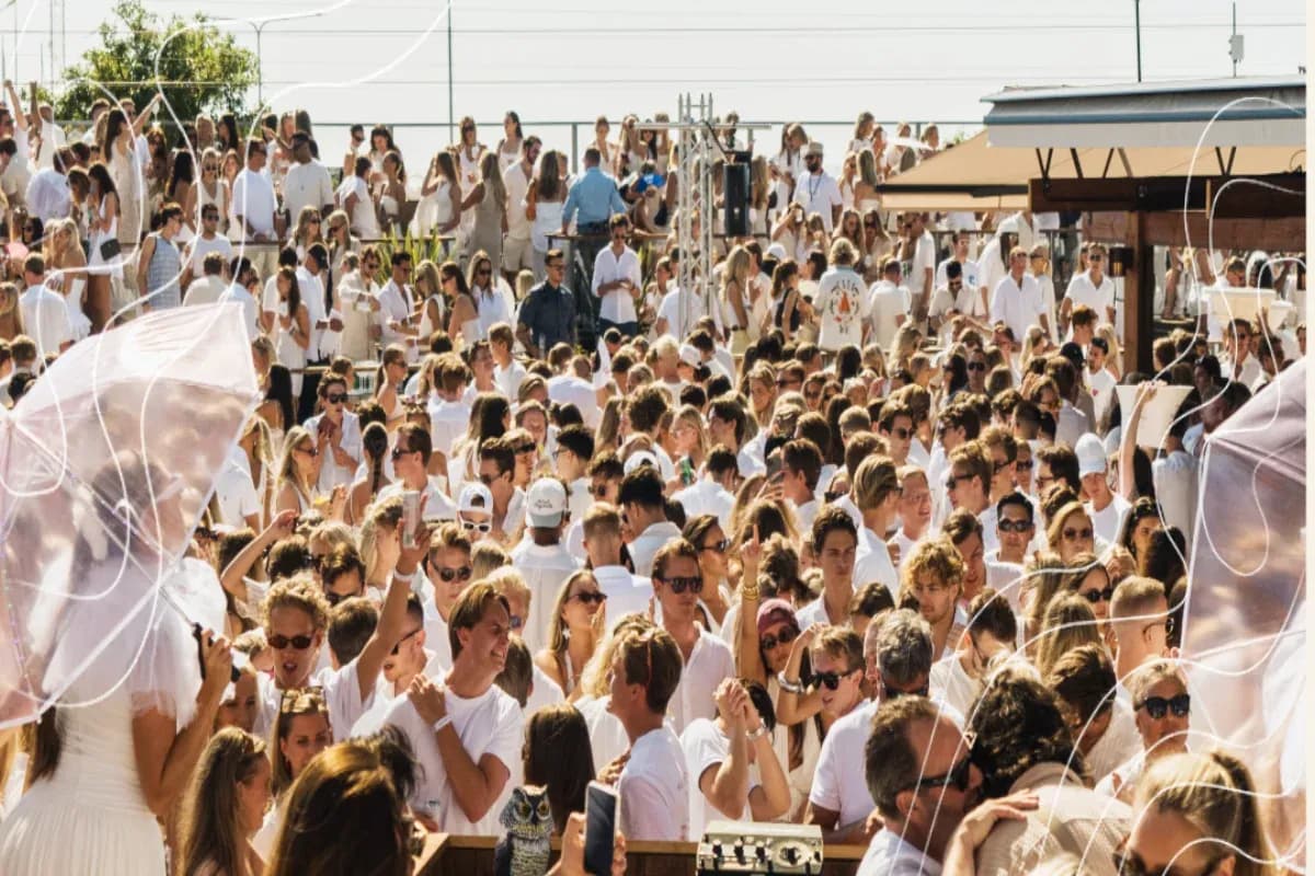 Kallis White Party Horizontal